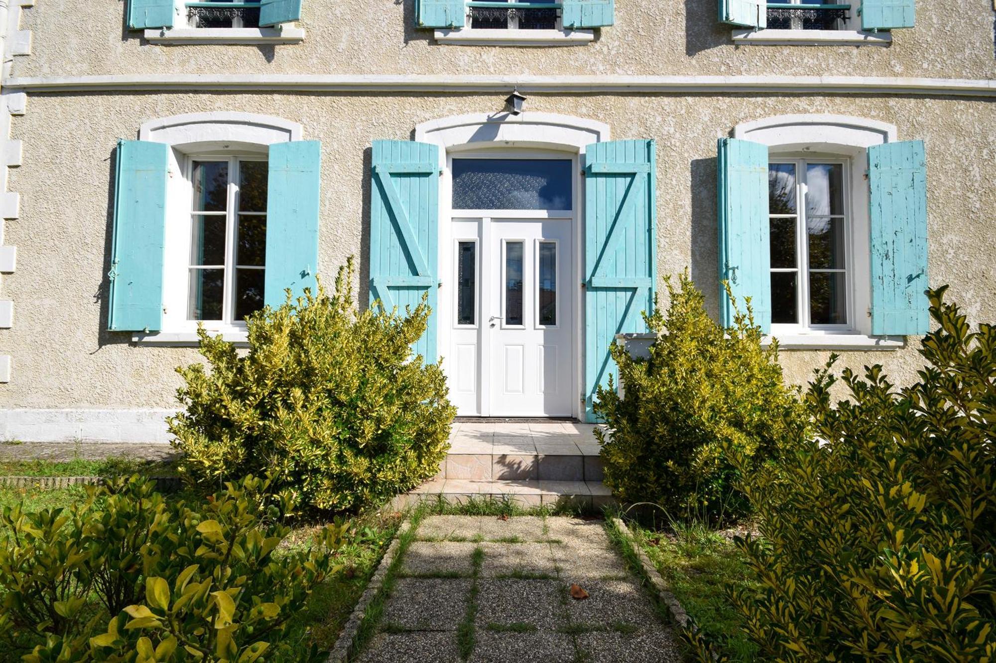 Villa Avec Piscine Et Billard Sabres Exterior photo