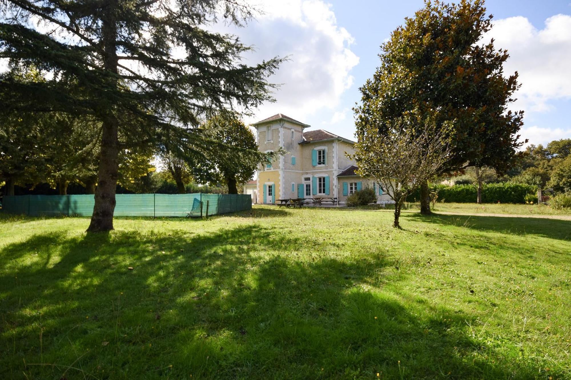 Villa Avec Piscine Et Billard Sabres Exterior photo
